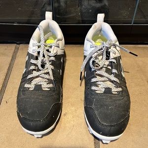 Under Armour Woman’s Softball Shoes Size 6